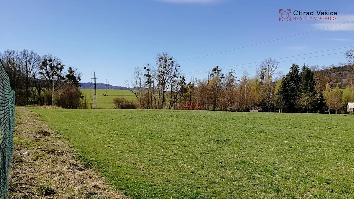Prodej stavebního pozemku 1640 m²